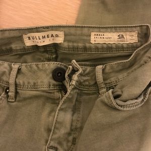 Bullhead Stretch Denim Ankle Skinny Jeans